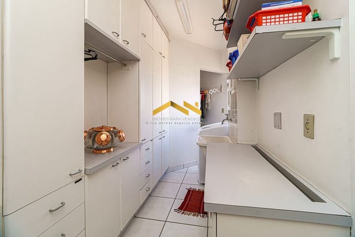 Apartamento à venda com 3 quartos, 231m² - Foto 18