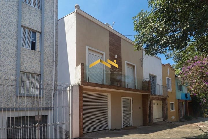 Casa à venda com 3 quartos, 180m² - Foto 1