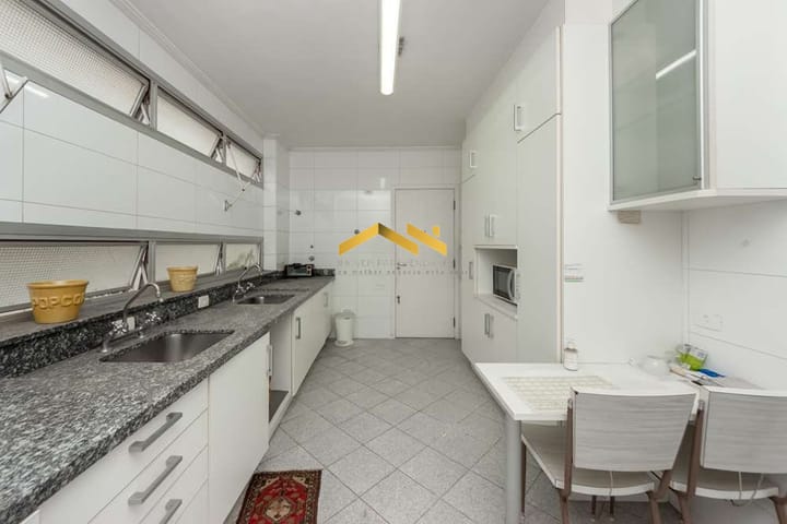 Apartamento à venda com 3 quartos, 210m² - Foto 3