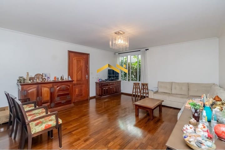 Casa à venda com 4 quartos, 173m² - Foto 1