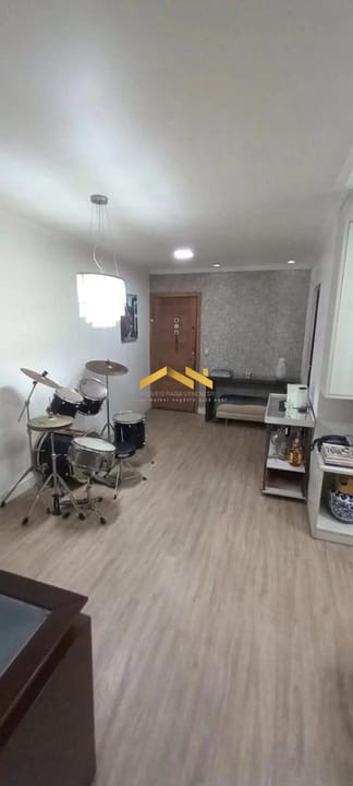 Apartamento à venda com 2 quartos, 65m² - Foto 4