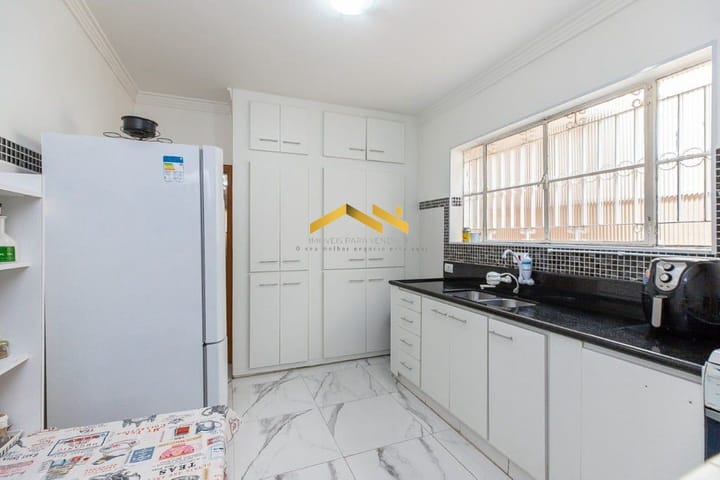 Casa à venda com 4 quartos, 131m² - Foto 11