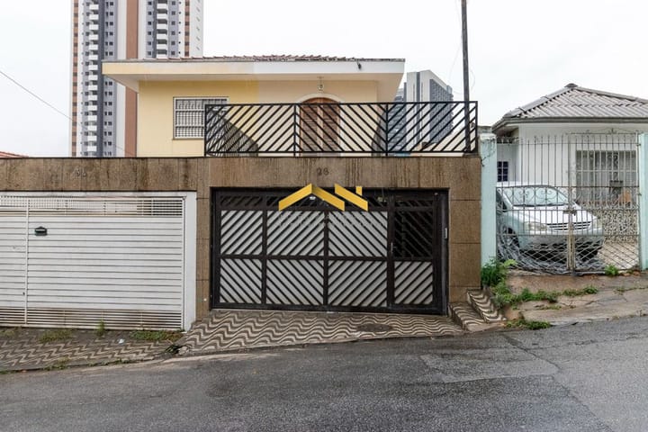 Casa à venda com 3 quartos, 240m² - Foto 1