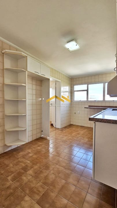 Apartamento à venda com 3 quartos, 122m² - Foto 11