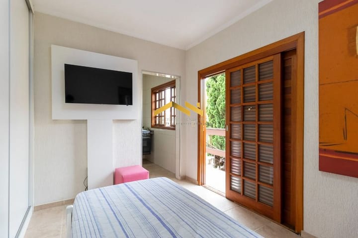 Casa à venda com 3 quartos, 318m² - Foto 3