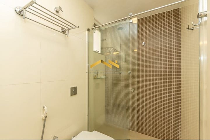 Apartamento à venda com 3 quartos, 141m² - Foto 2