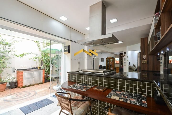 Casa à venda com 3 quartos, 250m² - Foto 40