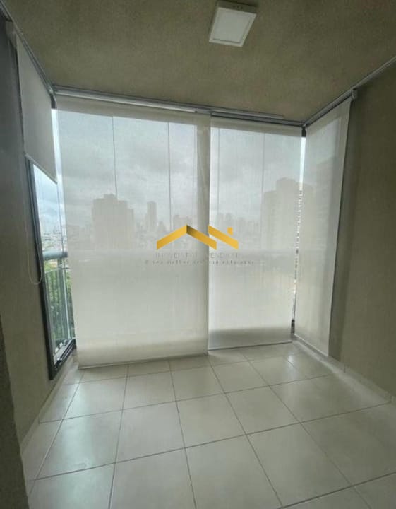 Apartamento à venda com 2 quartos, 70m² - Foto 3