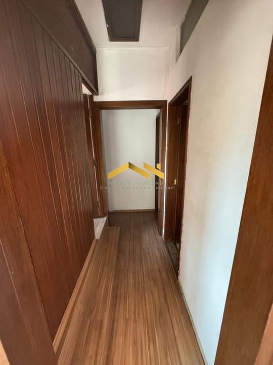 Casa à venda com 5 quartos, 256m² - Foto 33