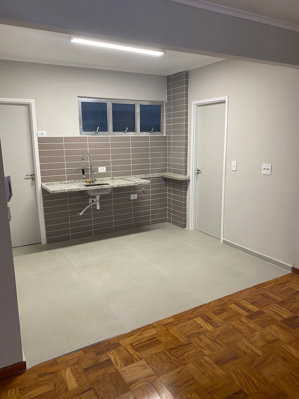 Apartamento à venda com 3 quartos, 94m² - Foto 1