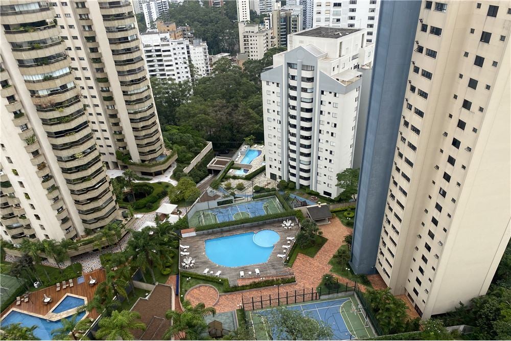 Apartamento à venda com 4 quartos, 200m² - Foto 27