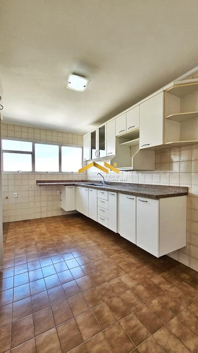 Apartamento à venda com 3 quartos, 122m² - Foto 12