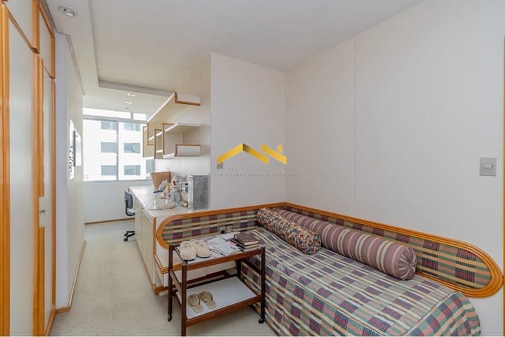 Apartamento à venda com 4 quartos, 238m² - Foto 2