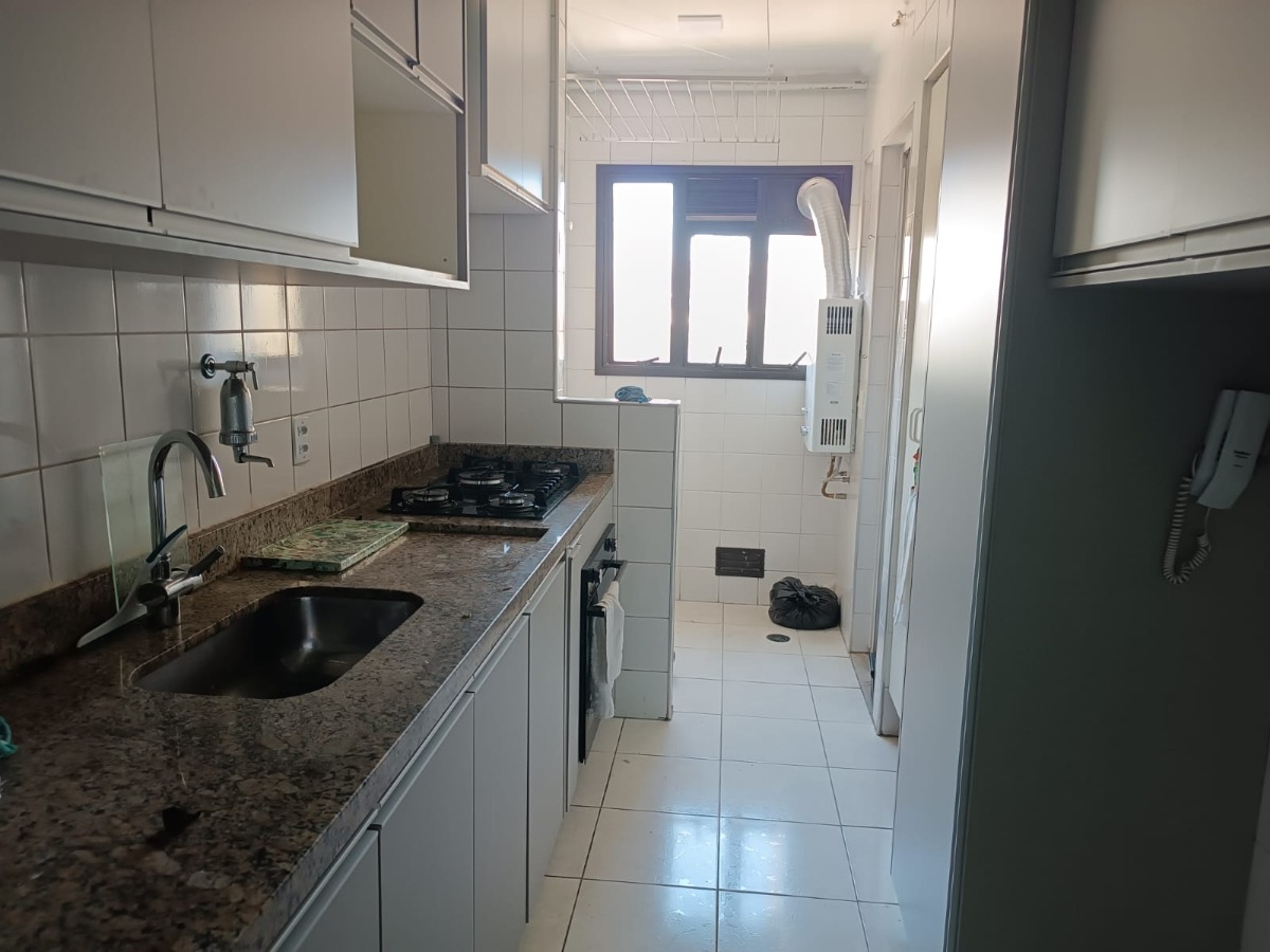 Apartamento à venda com 3 quartos, 83m² - Foto 6