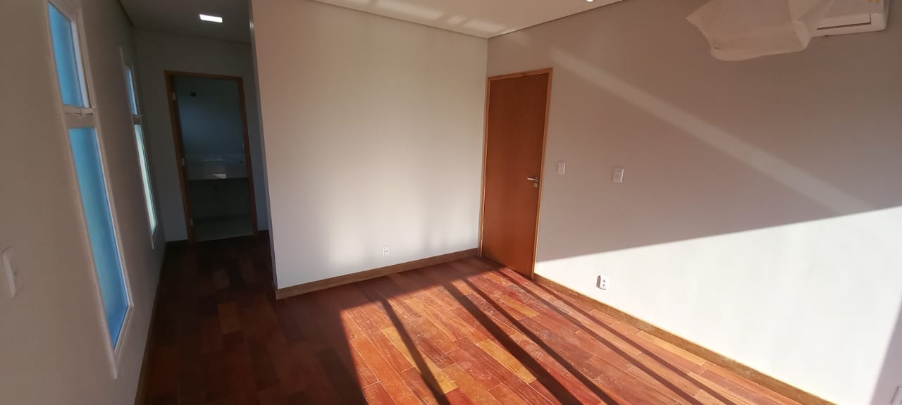 Casa à venda com 3 quartos, 226m² - Foto 16