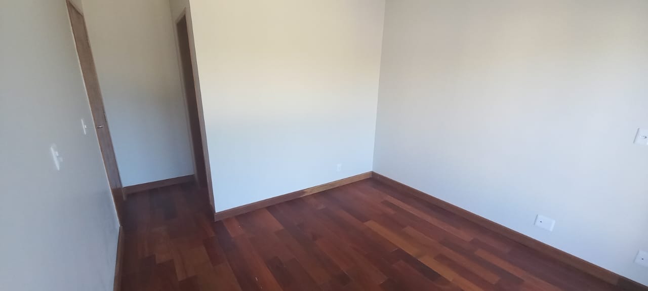 Casa à venda com 3 quartos, 226m² - Foto 11