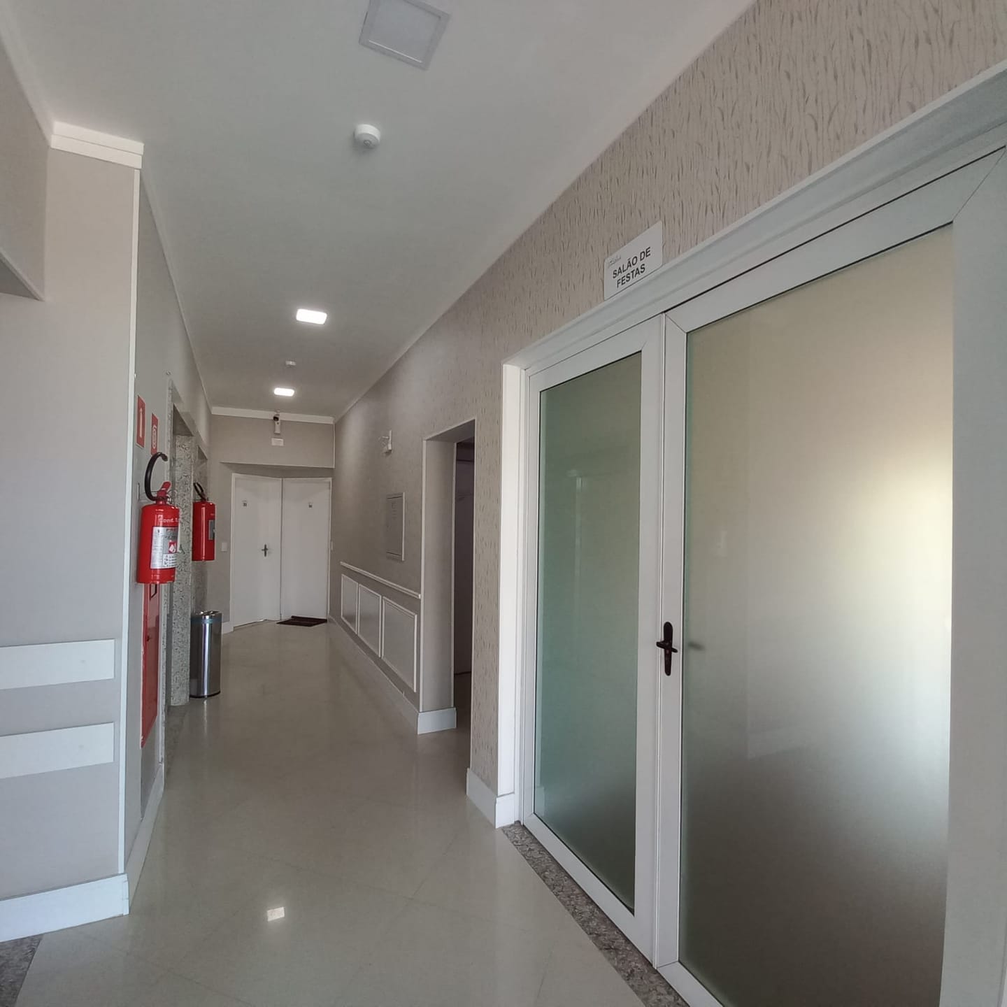 Apartamento à venda com 3 quartos, 87m² - Foto 28