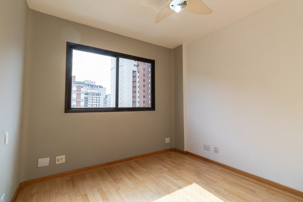 Apartamento à venda com 3 quartos, 209m² - Foto 12