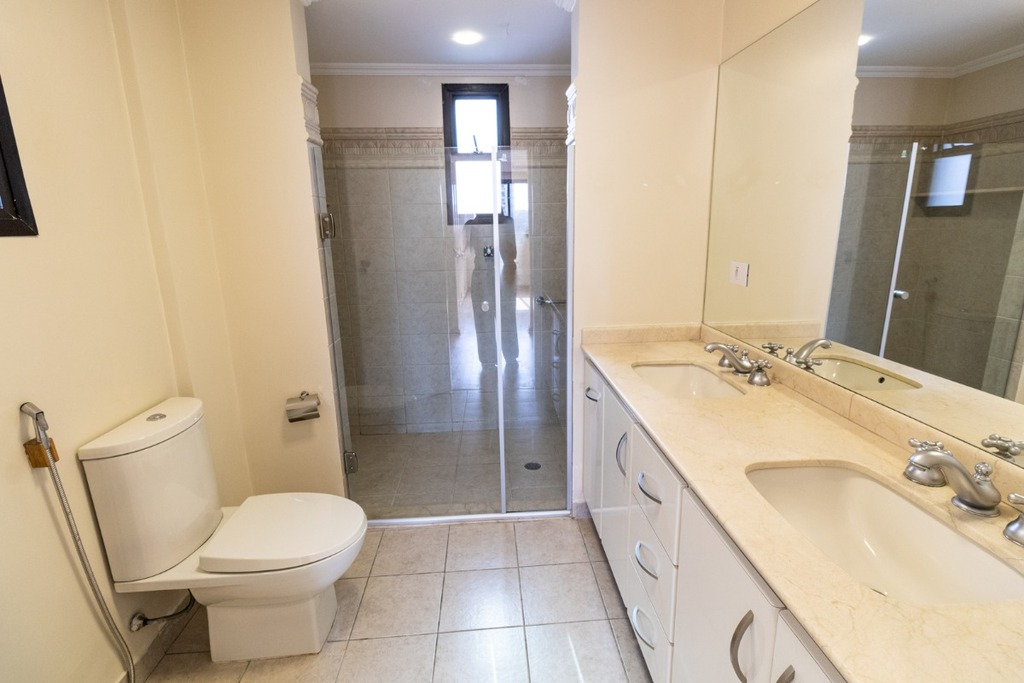 Apartamento à venda com 3 quartos, 209m² - Foto 9