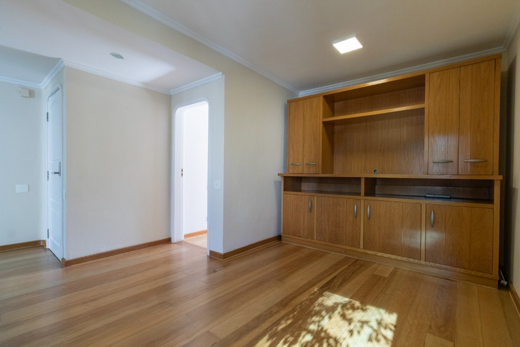 Apartamento à venda com 3 quartos, 209m² - Foto 37