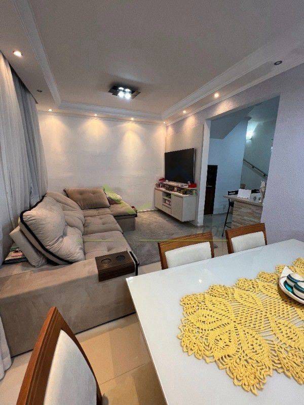 Casa à venda com 3 quartos, 120m² - Foto 1