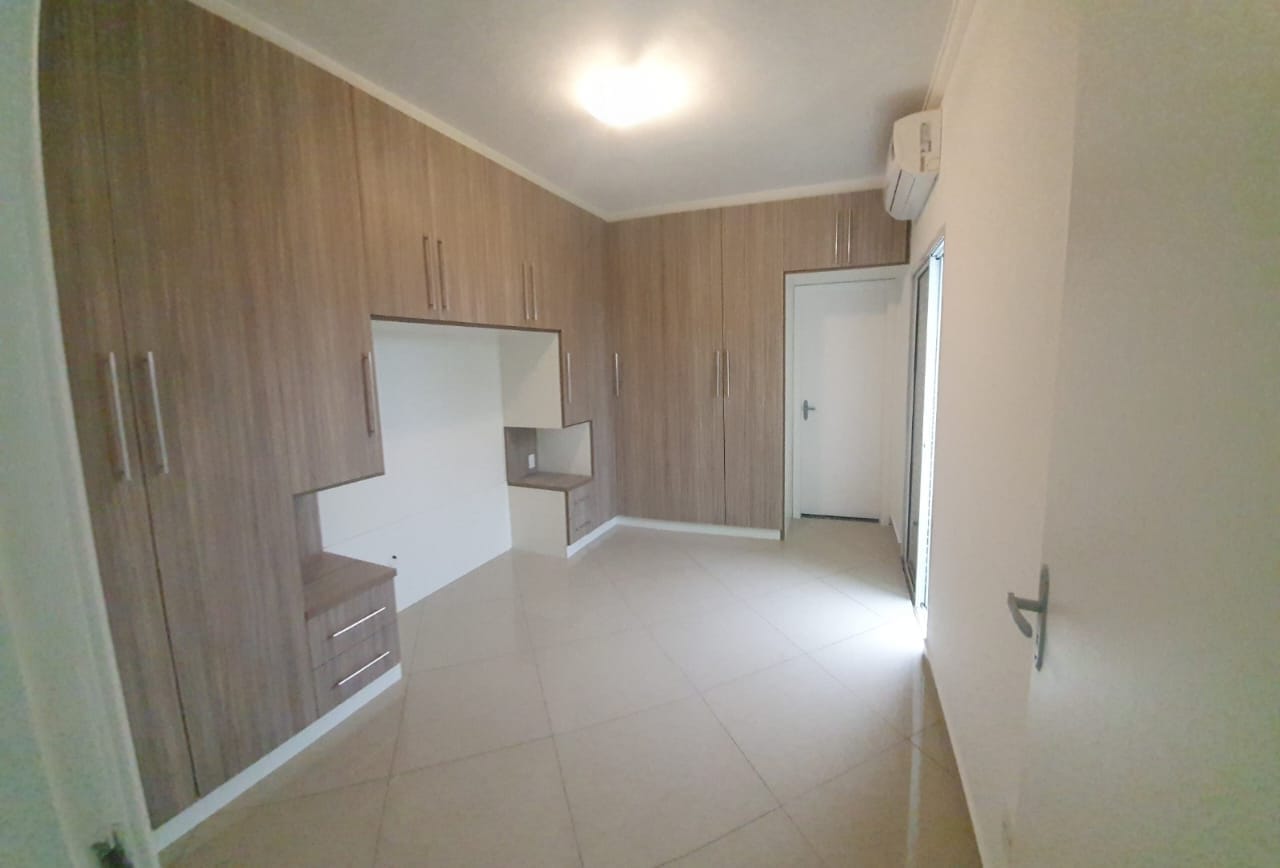 Casa à venda com 3 quartos, 213m² - Foto 25