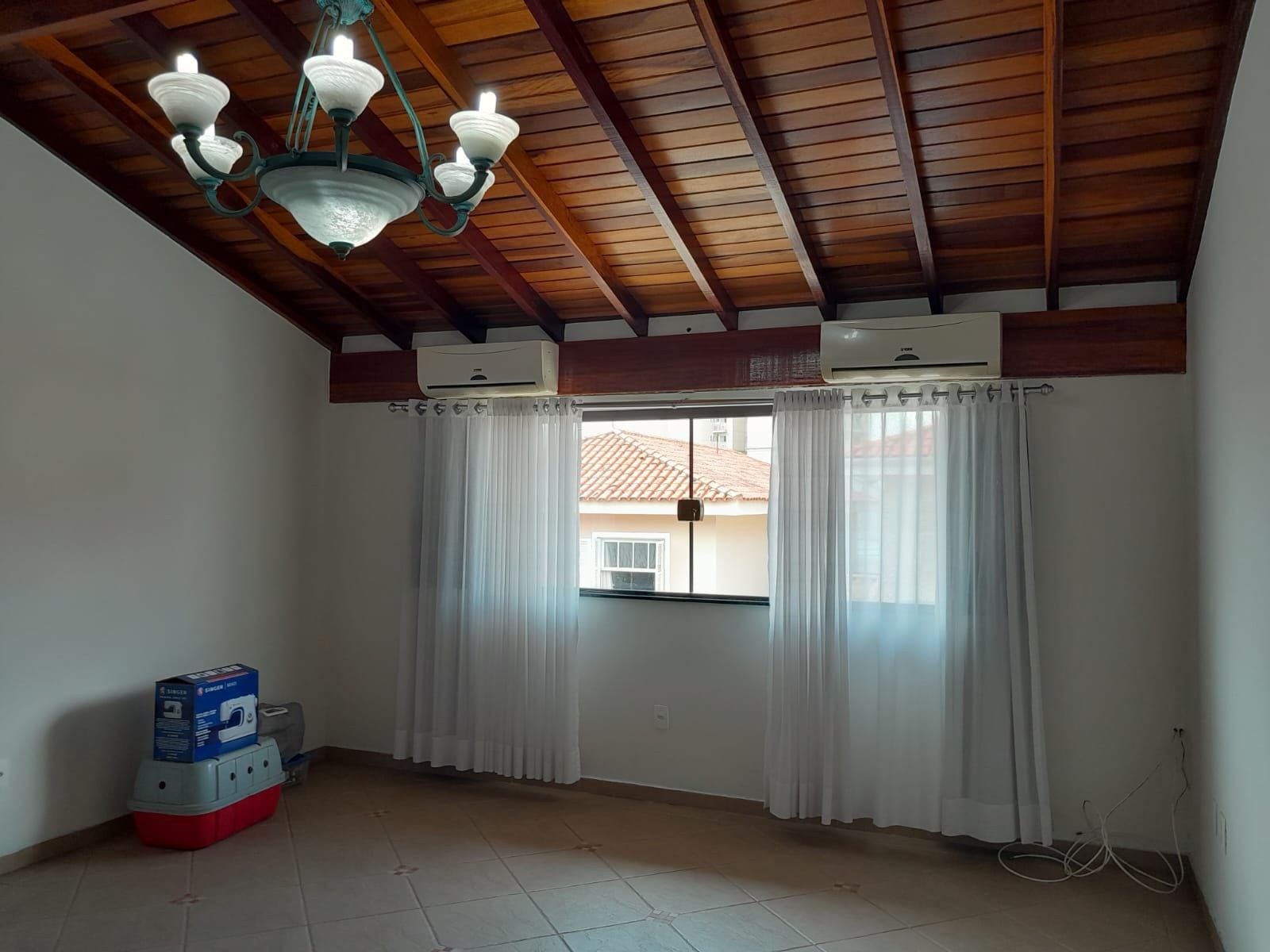 Casa à venda com 3 quartos, 180m² - Foto 4