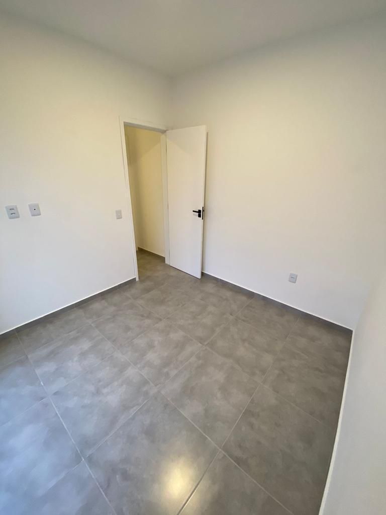 Casa à venda com 2 quartos, 72m² - Foto 5