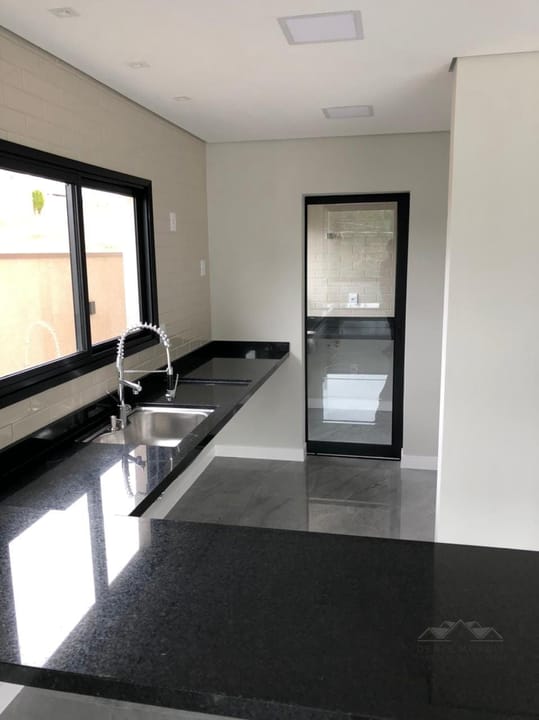 Casa à venda com 3 quartos, 230m² - Foto 29