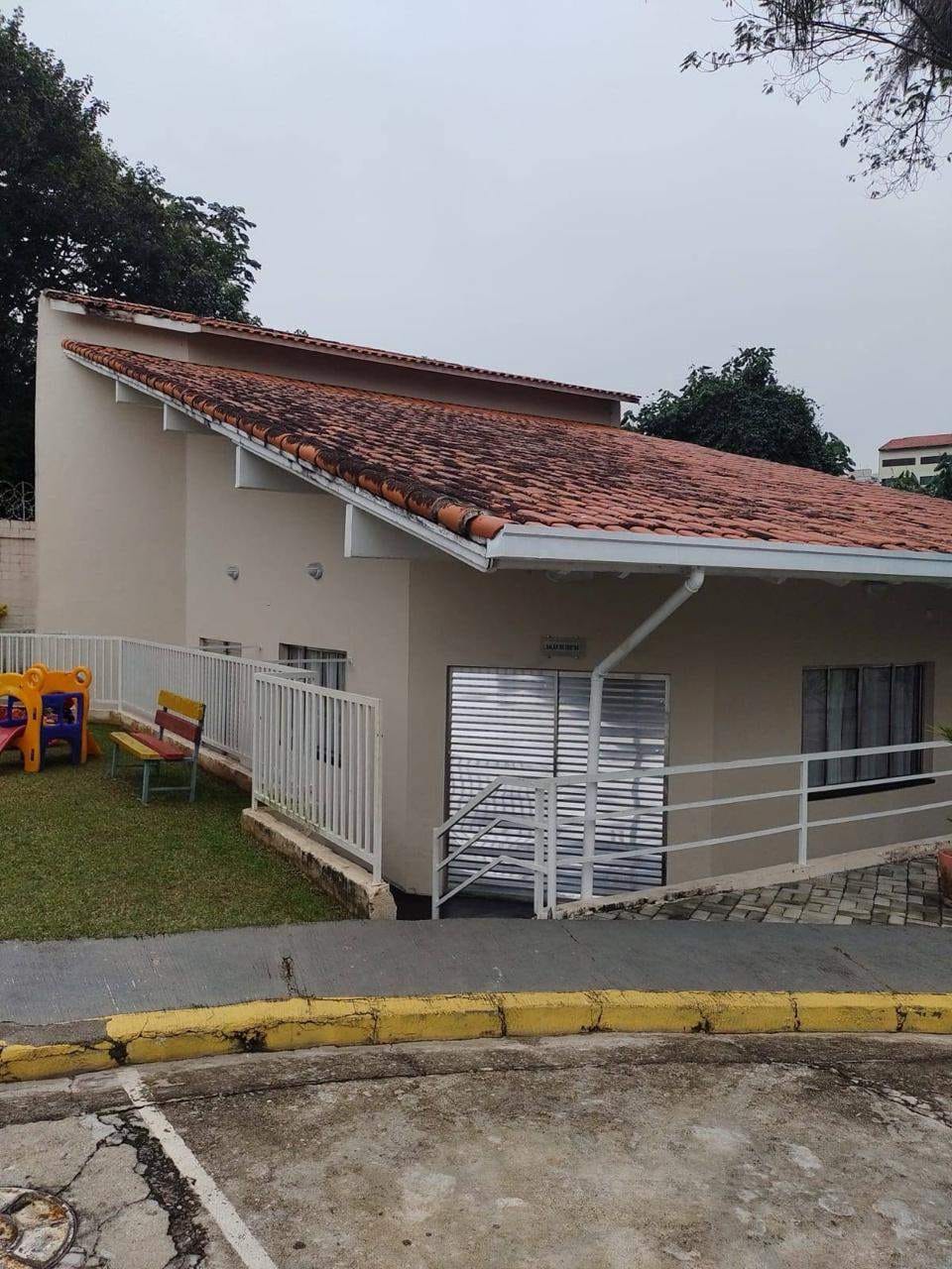 Casa à venda com 3 quartos, 86m² - Foto 13