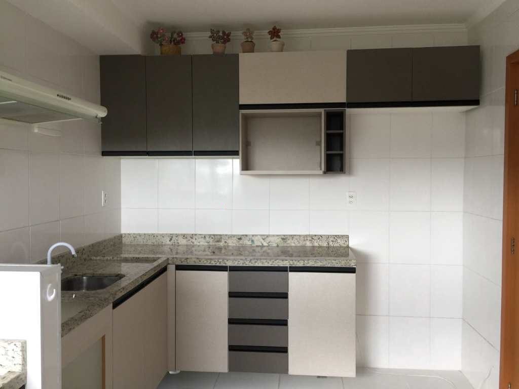 Apartamento à venda com 3 quartos, 70m² - Foto 1