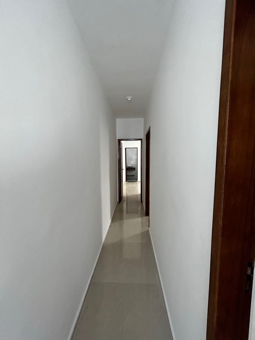 Casa à venda com 3 quartos, 67m² - Foto 9