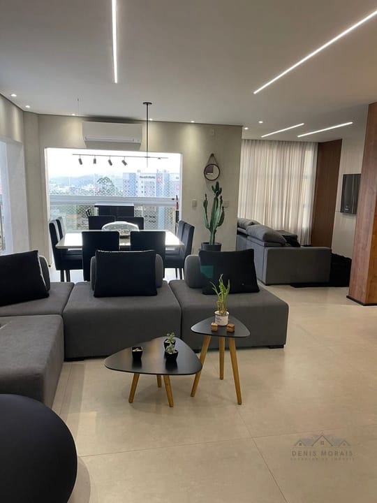 Apartamento à venda com 3 quartos, 173m² - Foto 2