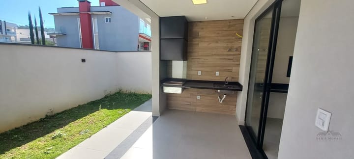 Casa à venda com 4 quartos, 200m² - Foto 15