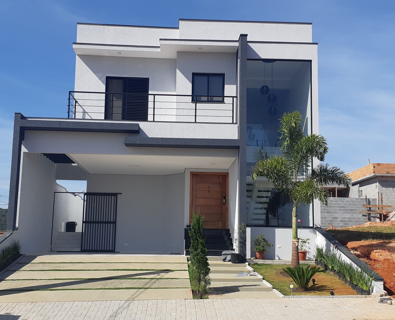 Casa à venda com 3 quartos, 250m² - Foto 1