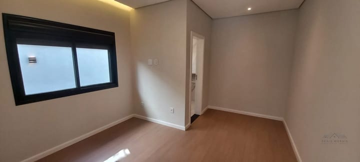 Casa à venda com 4 quartos, 200m² - Foto 27