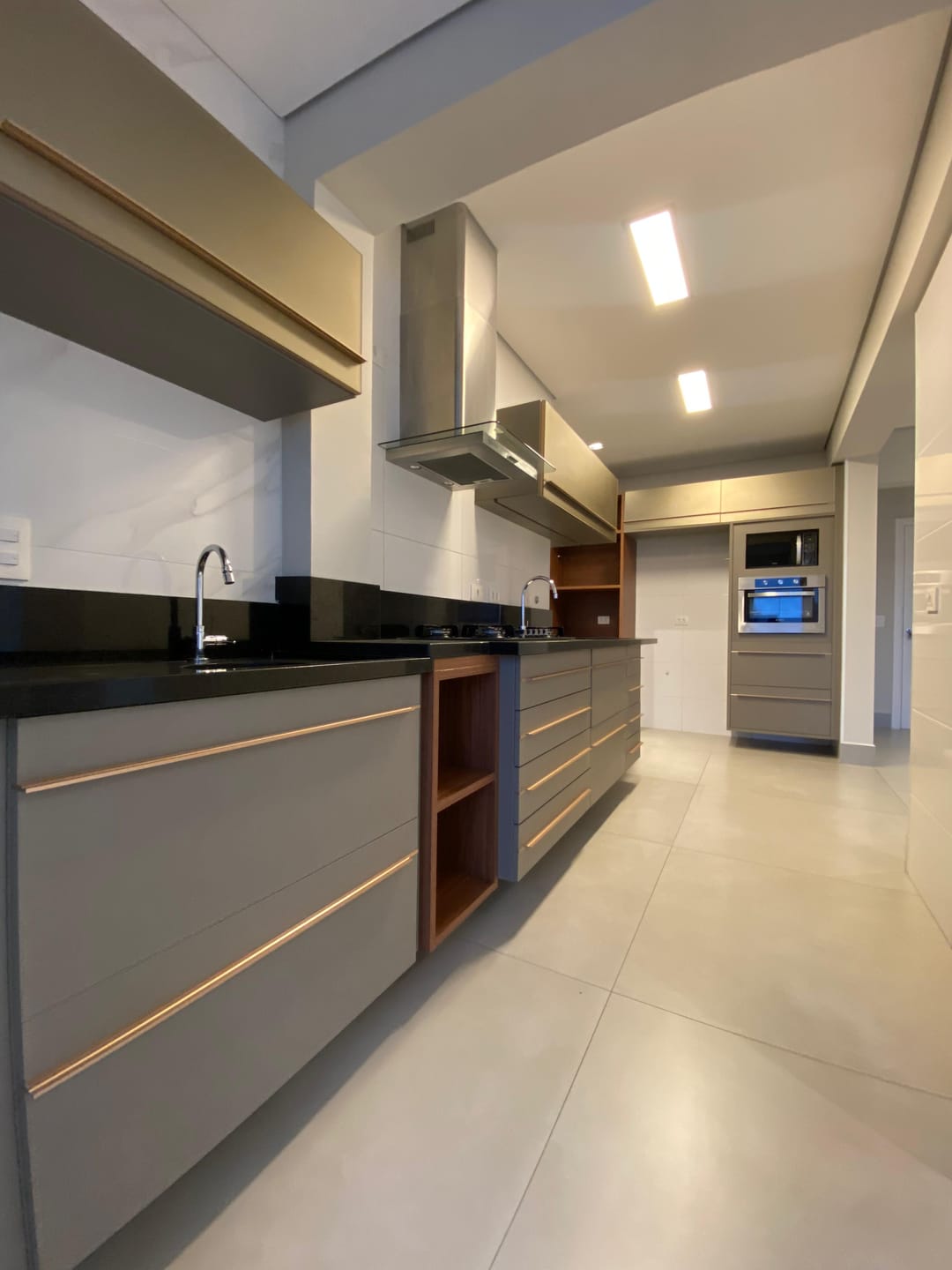 Apartamento à venda e aluguel com 4 quartos, 173m² - Foto 1