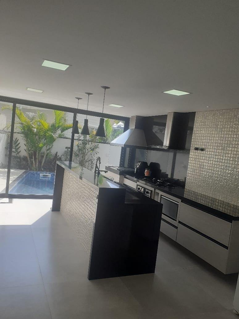 Casa à venda com 3 quartos, 268m² - Foto 4