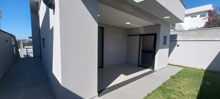 Casa à venda com 4 quartos, 200m² - Foto 14