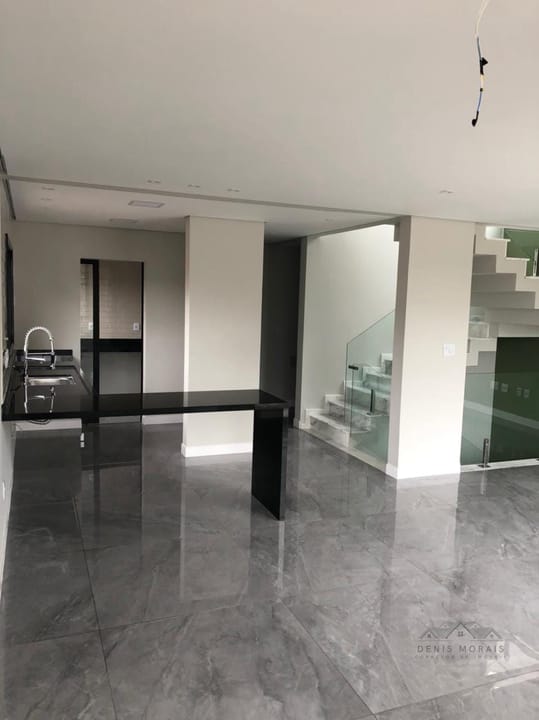 Casa à venda com 3 quartos, 230m² - Foto 14