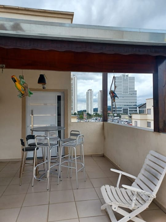 Apartamento à venda com 3 quartos, 194m² - Foto 2